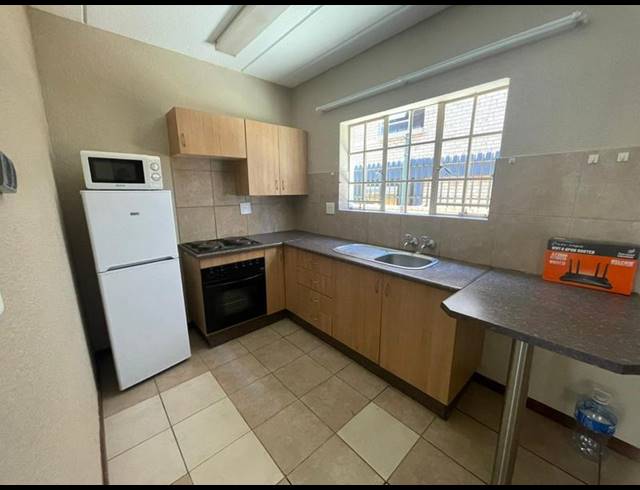 2 BEDROOM PROPERTY TO RENT IN DIE BULT